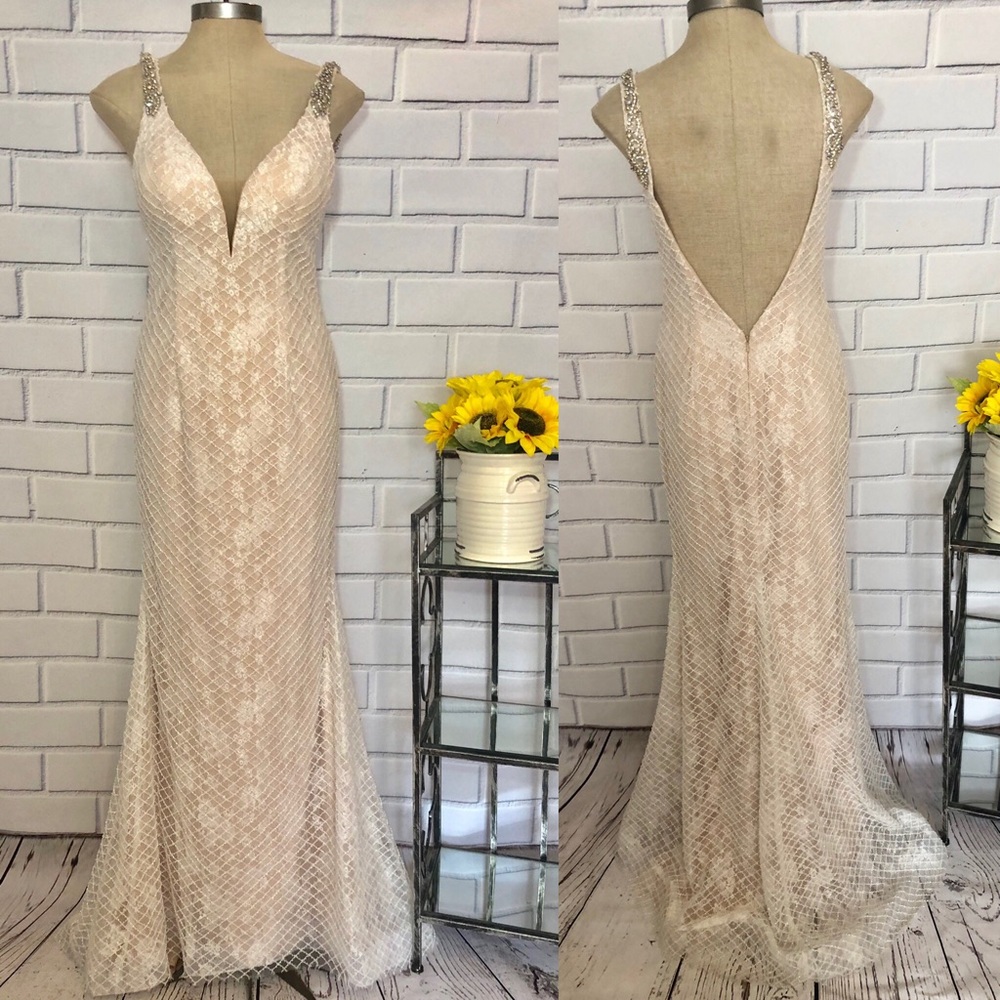 Illusion embroidered beaded sleeveless lower back long gown - Picture 2 of 4